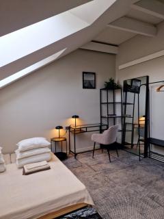 Cozy Central Studio - 3