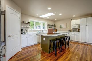 River Views & Fire Pit! Luxe Maiden Rock Retreat - 9