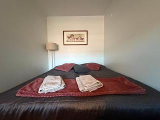 Cozy studio, metro&light rail 500m, own parking - 5