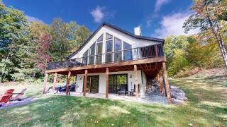 Lakefront Retreat - dock fire pit kayaks gas grill WIFI & more - 0