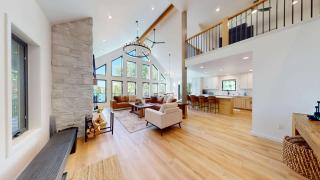 Lakefront Retreat - dock fire pit kayaks gas grill WIFI & more - 7