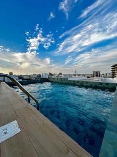 F2 High Standing Pool Gym Point E - 7