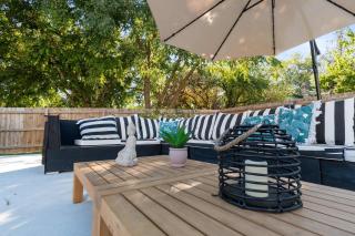 Luxury Designer Home Theatre Games & BBQ Grill - 6