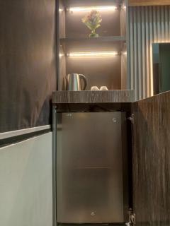 Luxury 1-Bed Apartment in Samanabad - 8