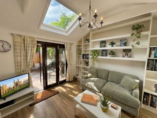 Stunning 1 Bed with Patio Near Addenbrooke's - 9