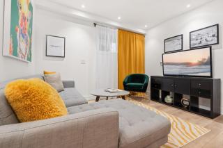Stylish 3BR Basement Suite - Quiet Vancouver Area - 9