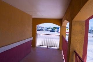 Derrick Inn - 2