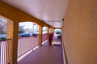 Derrick Inn - 4