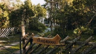 Charming Seaside Country Cottage - 4