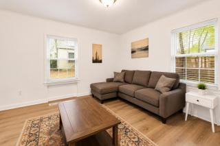 Jungle House Luxury Homes - Columbus Downtown Short North - Near Convention Center & Nationwide Arena - Free Parking - Pet Friendly - Over 5 800 Five Stars - 5