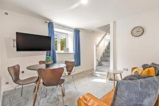 Modern 3 BR Home / Parking, Garden & wifi - 0
