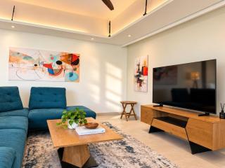 Stylish Golf-Side Apartment with Scenic View - 6