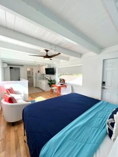 Apt beach across st, Port 8 mi, Ron Jons 4 mi - 4
