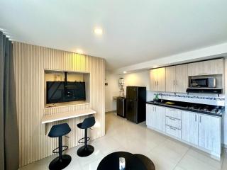 Apartamento en el Poblado, Vista Panorámica y Piso alto - 3