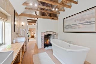 The Manor at Minstrel Court - 6