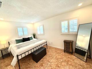 2 bdrm house 15 min beach, 50 min to Space Center - 1