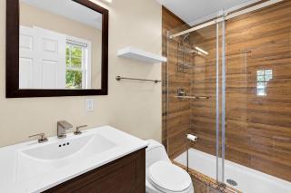 Private Hamptons Pool House Loft, Pool & Deck - 4