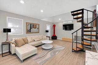 Private Hamptons Pool House Loft, Pool & Deck - 7