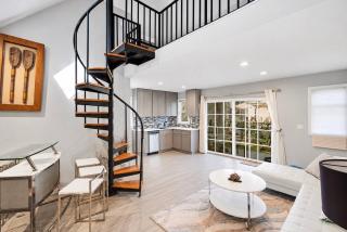 Private Hamptons Pool House Loft, Pool & Deck - 6