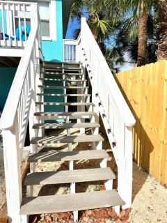Studio beach across st, Ron Jons 4 mi, Port 8 mi - 8