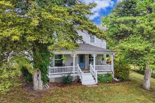 The Farmhouse (Unit B) at Deer Ridge Estate - 0