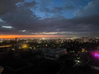 Modern Apartment with Panoramic City View - 3