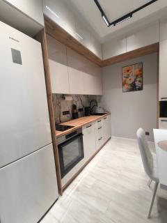 Modern Apartment with Panoramic City View - 1