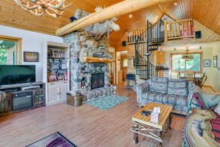 Upscale Beachfront Log Home on Lake Huron Shores - 4