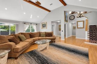 Sunlit Upstairs Hamptons Retreat Pool, Fireplace - 5