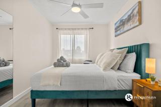 17th Ave SW 2BR Apartment in the Beltline 2 Queen Beds, AC, Underground Parking - 8