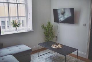 Historical Building Cathedral View Modern Comfort 4pp - 7