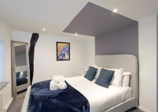 Character Cottage / EMA & Donington Park - 8