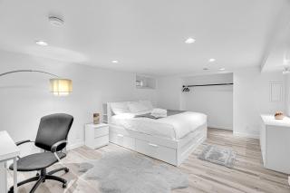 Comfortable 2-Bed Suite Near UBC - 5