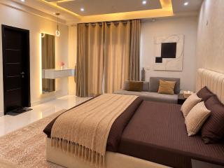 2BHK Luxury Penthouse Canal Views BTL Lahore - 5