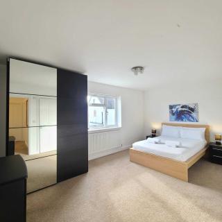 Spacious house / sleeps 10 / parking / Barrow - 3