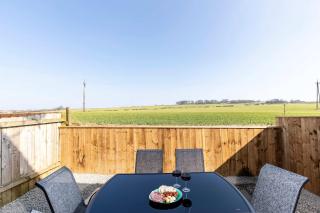 Spacious 4-Bed - Parking & Views - Bishop Auckland - 9