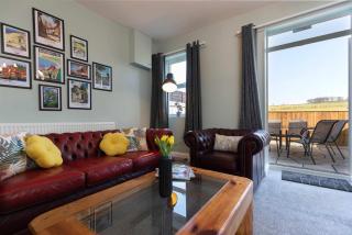 Spacious 4-Bed - Parking & Views - Bishop Auckland - 5