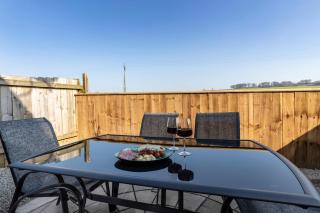 Spacious 4-Bed - Parking & Views - Bishop Auckland - 2