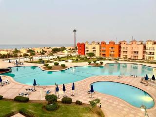 Porto Sokhna Water Front Chalets For Familis - Ain Sukhna - 7