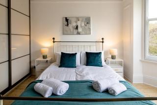 spacious 5 Bed house /sleeps 10/ garden and parking - Leicester - 8