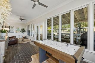 Luxury Farm House with Game room & Outdoor Retreat - 7