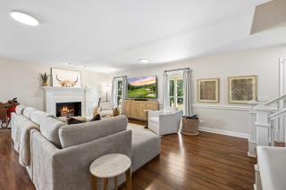 Luxury Farm House with Game room & Outdoor Retreat - 4