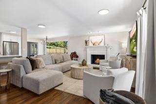 Luxury Farm House with Game room & Outdoor Retreat - 5