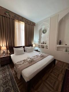 Orom Boutique Hotel - 3