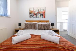 3 Bed House / sleeps 6 / Parking + EV Charger - 0