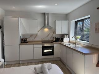 Stylish Modern Studio / Hotel-Quality stay - 3