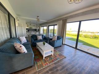 Luxury 3BR Sea View Villa Reeftown Soma Bay - 0