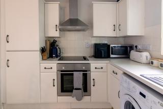 Elegant Village Stay | Parking + EV Charger - 3