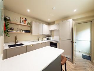 The Victoria | Luxury 2 Bed Leicester Apartment - 1