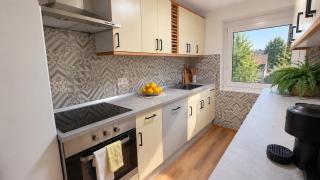 The Black Frame Apartment s teraso in parkiriščem - 5